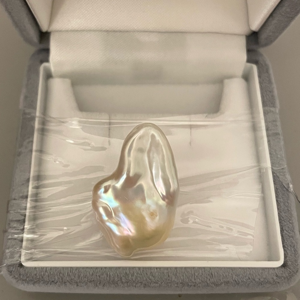 Natural Baroque Pearl